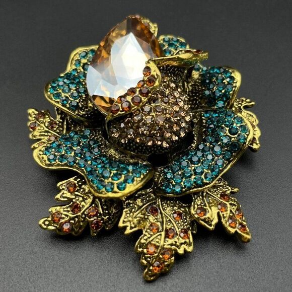 Yellow Gold with Topaz and Aquamarine Crystal Corsage Flower Pin Back Brooch - Picture 3 of 11